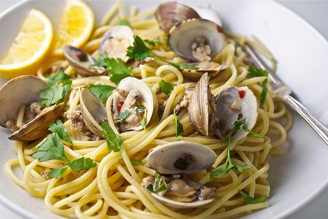 Hands-On Cooking Class With the Somelier in Venice