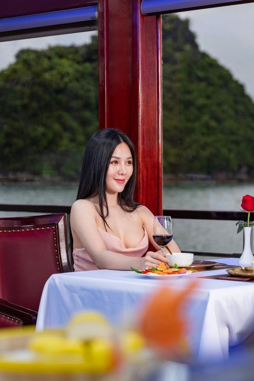 Hanoi:Best 5-Star Ha Long 1 Day Tour With Limousine Transfer