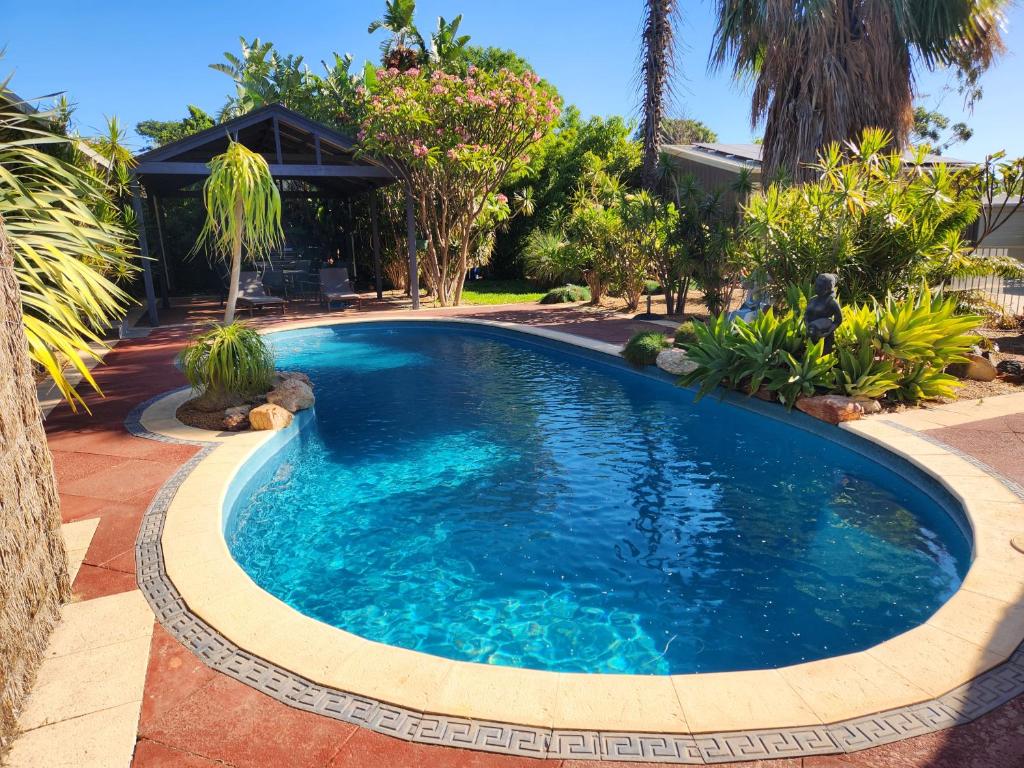 Haven Studio Hideaway near Airport Review