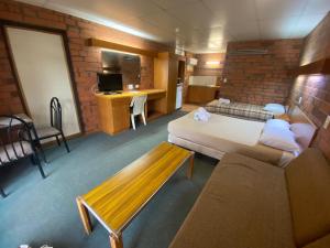 Hawker Hotel Motel - Property Overview