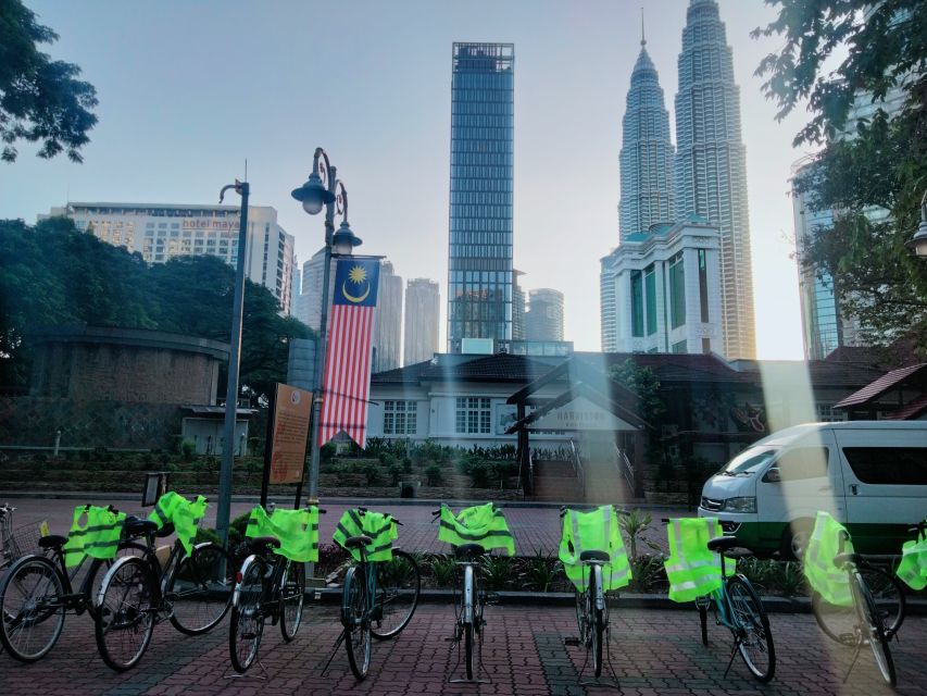 Hidden Kuala Lumpur: 4-Hour Bike Tour