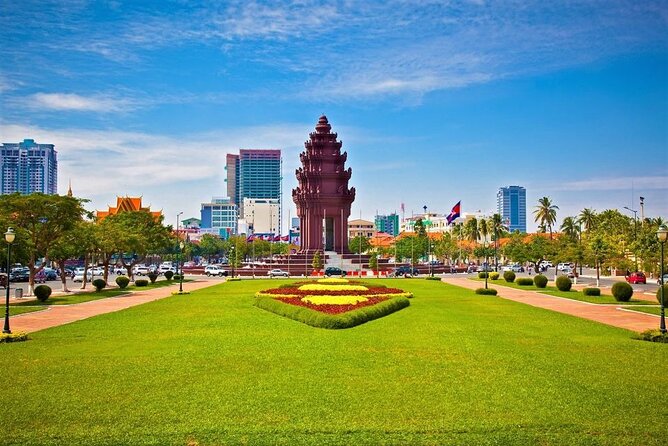 Hidden Phnom Penh City Tour, Royal Palace, Wat Phnom