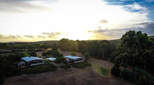 Hilltop Studios - Property Overview