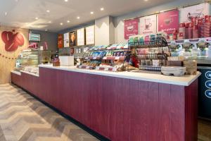 Hilton London Olympia - Location and Transportation