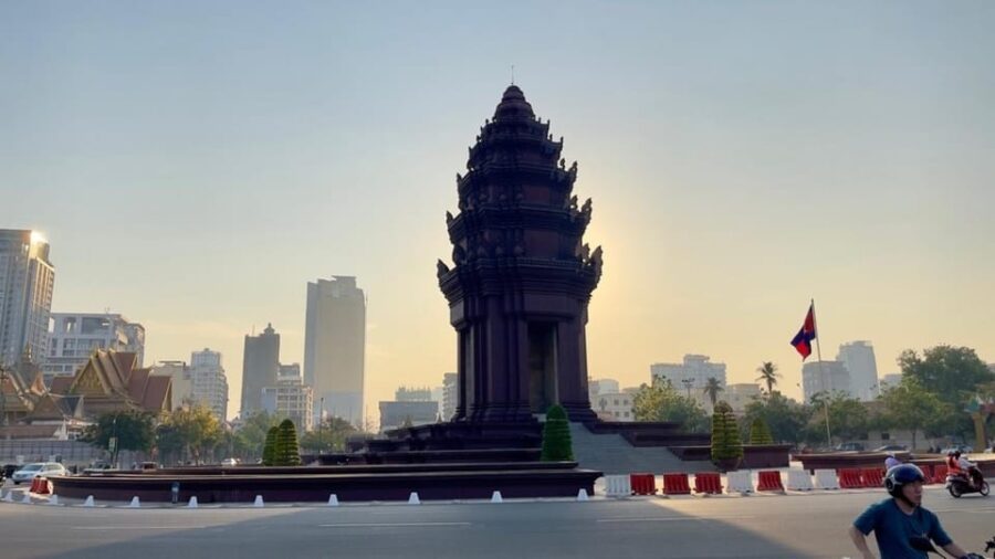 Historic Buddhist Temple & Local Market Tour With Lina - Tour Overview