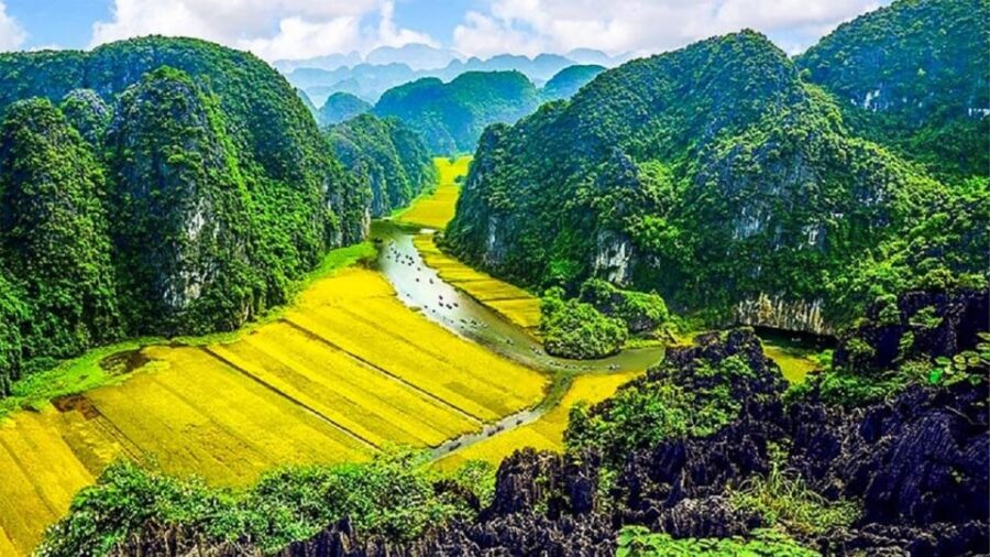 Hoa Lu and Tam Coc in Ninh Binh Full Day Tour