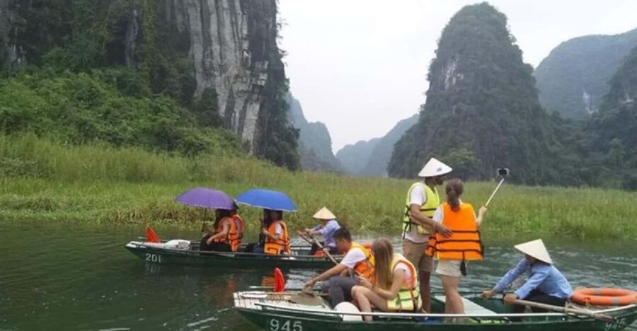Hoa Lu and Tam Coc in Ninh Binh – One Day