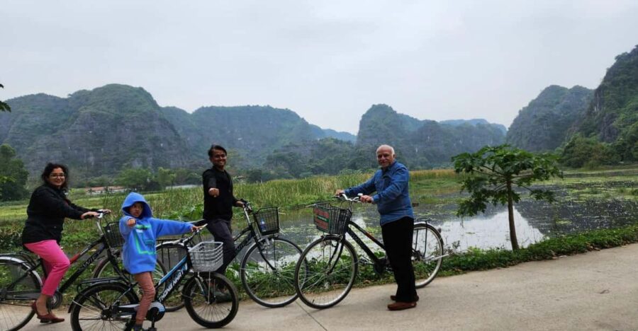 HOA LU – TAM COC – MUA CAVE – 1 DAY TRIP BY LIMOUSINE