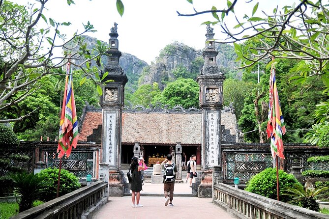 Hoa Lu – Trang An Boating – Mua Cave Daily Trip