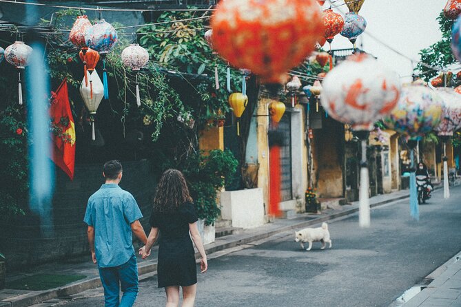 Hoi an Walking Tour With a Personal Photographer