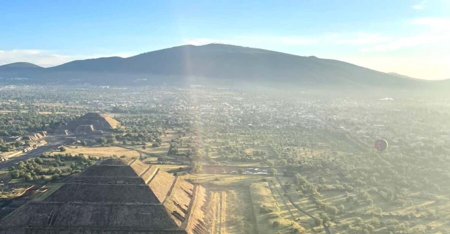 Hot Air Balloon Ride + Breakfast in a Cave + Transportation From CDMX