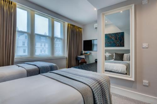 Hotel 55 - Location and Accessibility