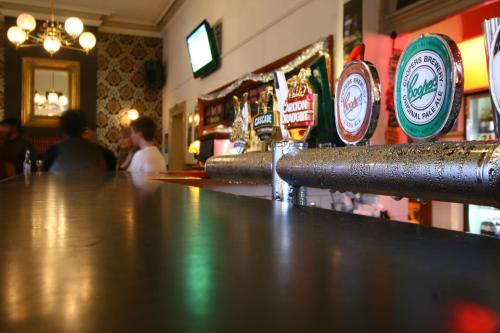 Hotel Metropolitan - Location and Nearby Attractions