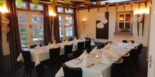 Hotel Restaurant Roerdalen - Overview and Location