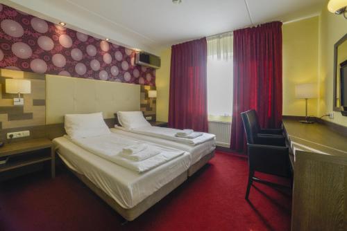 Hotel Zwanenburg Amsterdam Airport - Hotel Overview