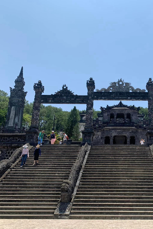 Hue: Shuttle Bus From Hue to Da Nang ( or Hoi an )