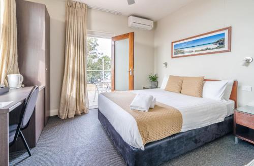 Huskisson Hotel Review