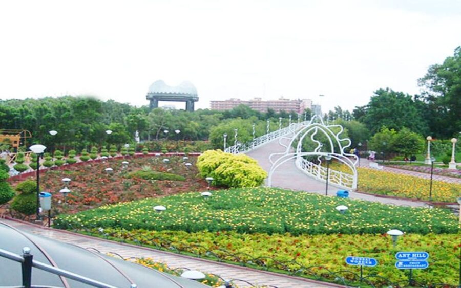 Hyderabad Evening Tour With Boat Ride, Laser Show & Dinner
