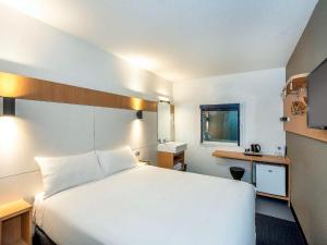 Ibis Budget - Enfield - Hotel Location and Accessibility