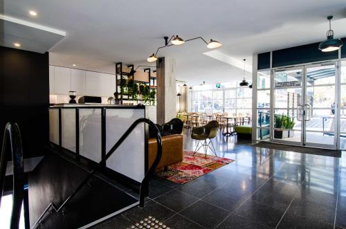 Ibis Budget Sydney East - Hotel Location and Proximity