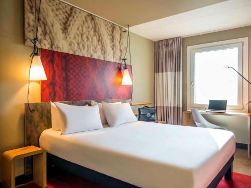Ibis Schiphol Amsterdam Airport - Hotel Overview
