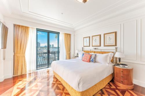 Imperial Hotel Gold Coast - Location and Accolades