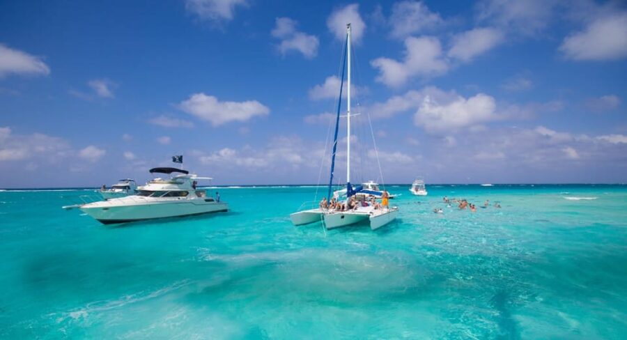 Isla Mujeres: Catamaran, Snorkeling, Open Bar and Buffet