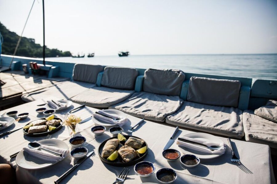 ISLAND HOPPING by Discovery Center, Kep West