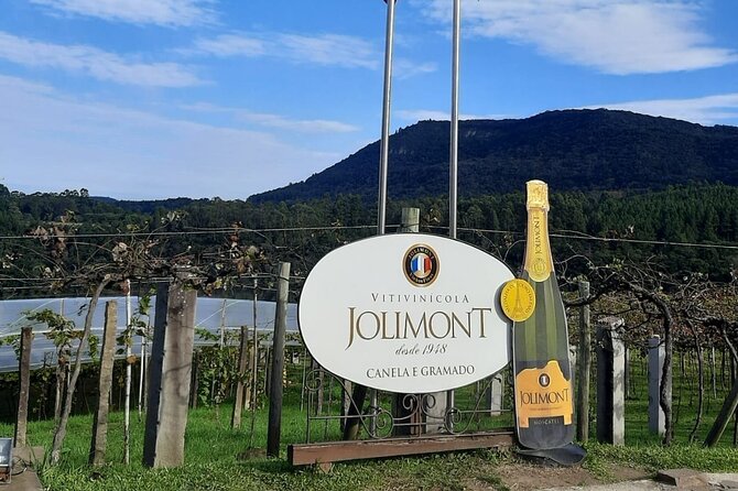 Jolimont Wine Tour + Toast