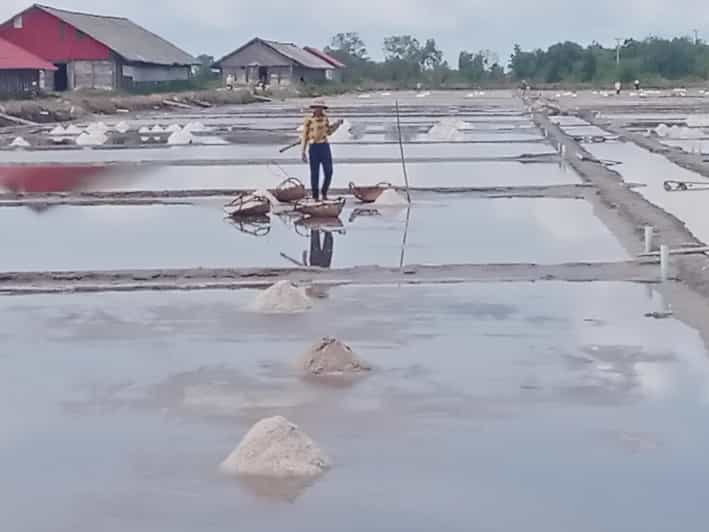 Kampot Travel. Pepper Farm.Secret Lake.Cave & Salt Field