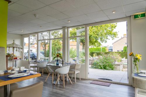 Kijkduin Hotel - Hotel Location and Accessibility