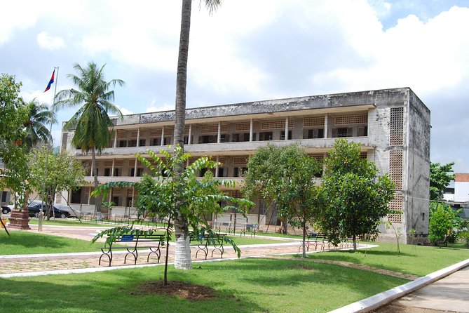 Killing Fields & Toul Sleng Genocide Museum Tickets With Tuk Tuk - Exploring Toul Sleng Genocide Museum