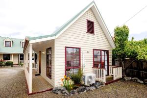 Kittys Cottages - Managed by BIG4 Strahan Holiday Retreat - Property Overview and Location