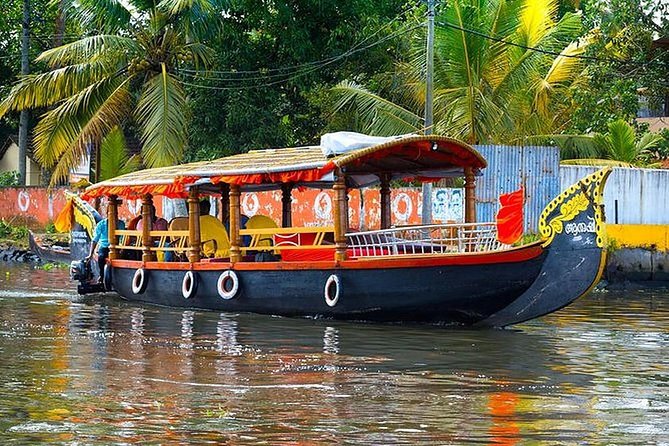 Kochi Private Tour : Backwater Cruise in Aleppey