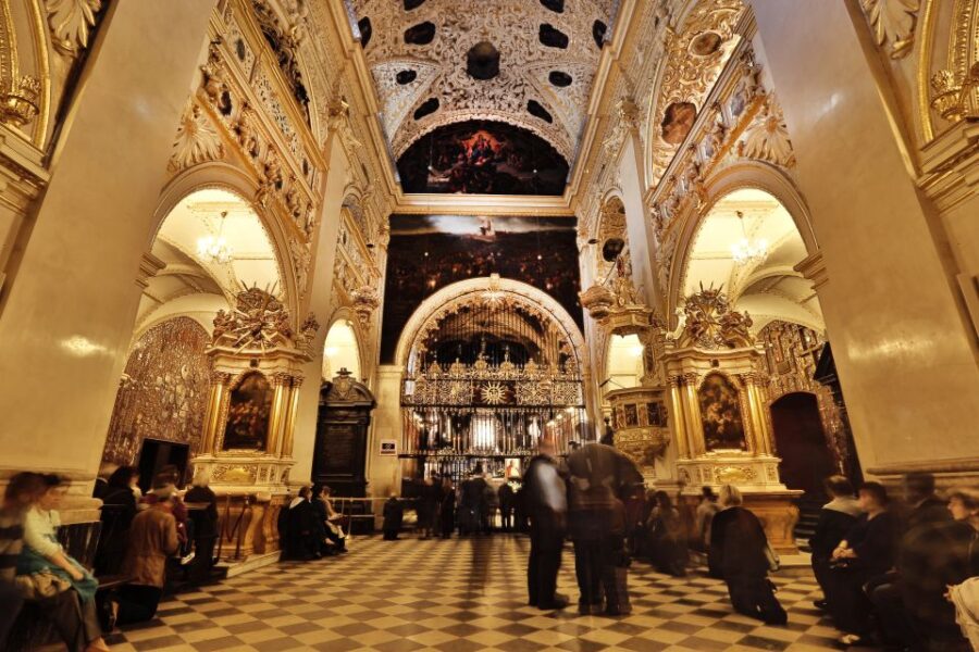 Krakow: Czestochowa & Black Madonna Day Tour