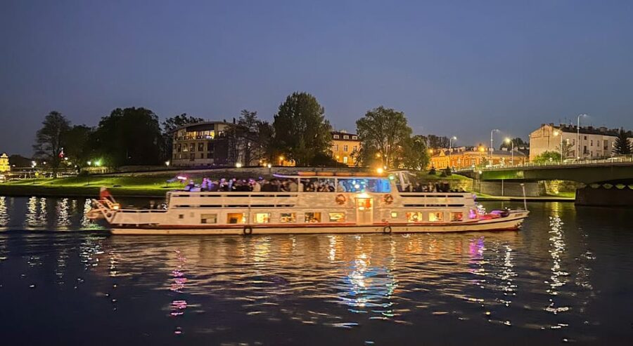 Krakow: Evening Sightseeing Cruise With Drink