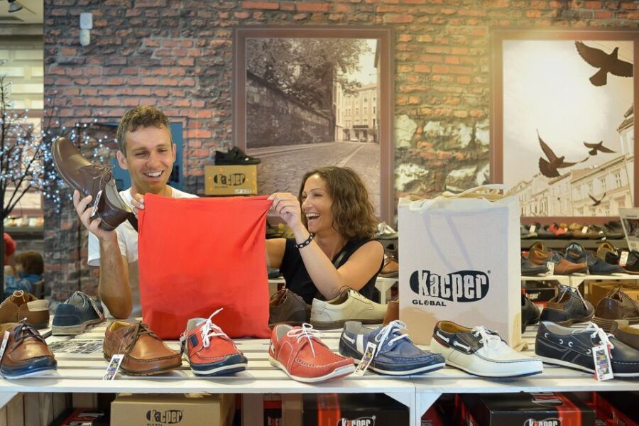 Krakow: Private Shopping Tour With Snacks and Beer Tasting - Tour Overview and Pricing