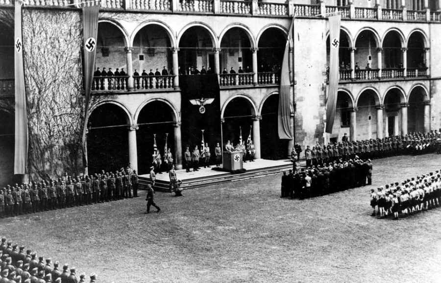 Krakow: Second World War History Guided Walking Tour