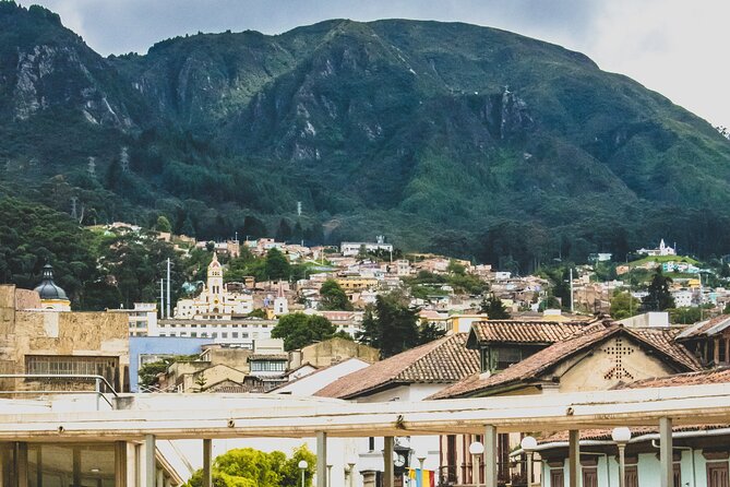 La Candelaria Private Tour Bogotá + Local Lunch + 2 Museums (6 Hrs.) - Customizable Experience