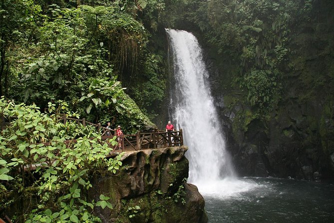 La Paz Waterfall Gardens From San José