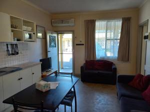 Lakes Entrance Holiday Units - Property Overview and Location