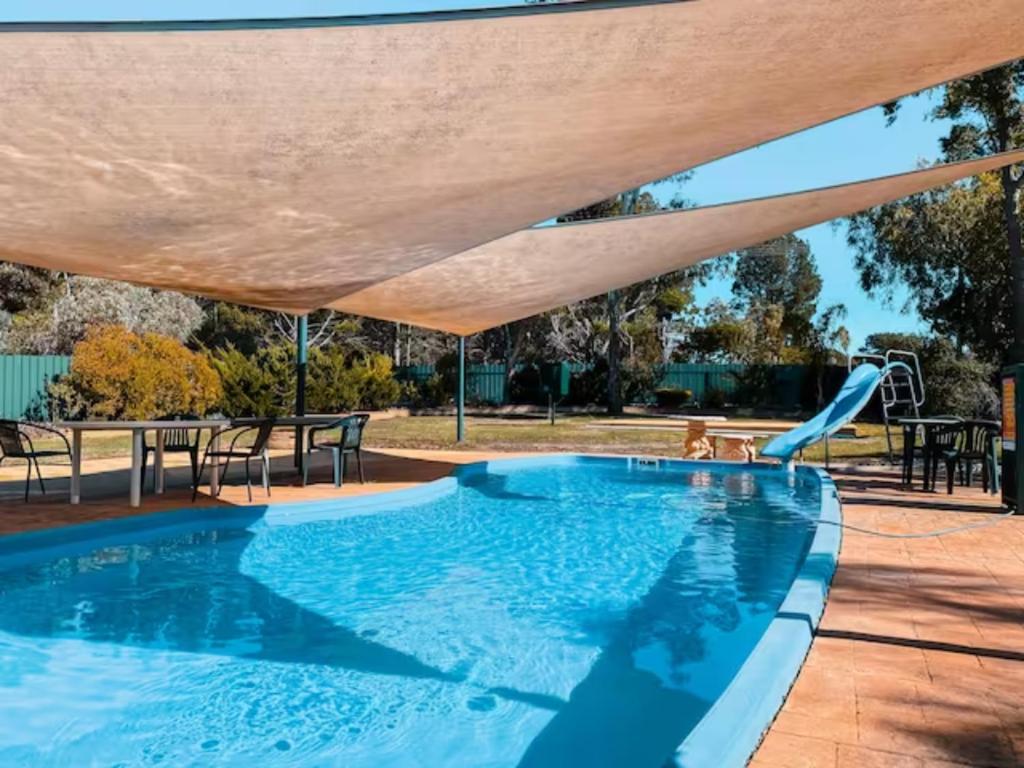 Best Hotels In Altona