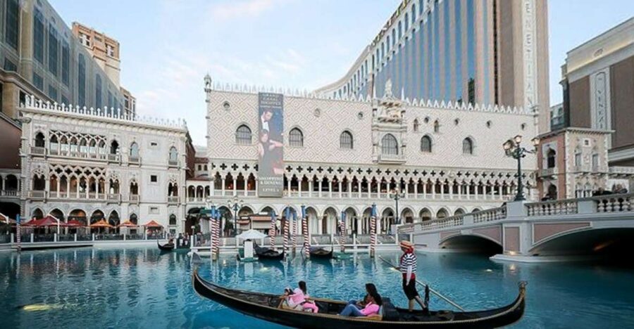 Las Vegas: Entry to Madame Tussauds With a Gondola Cruise