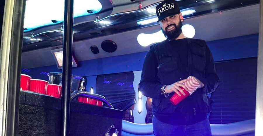 Las Vegas: Fremont Street Party Bus and Bar Crawl