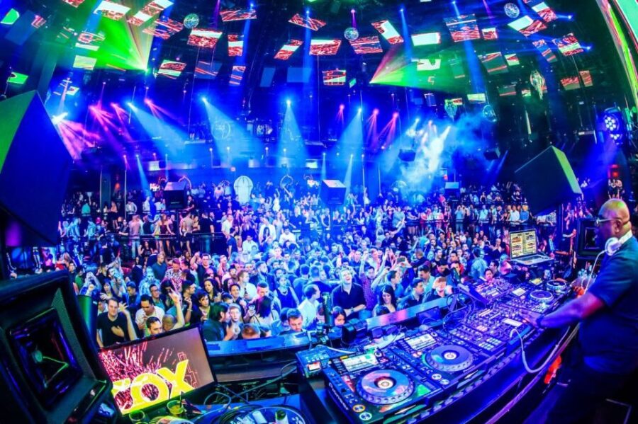 Las Vegas: Hip-Hop Club Tour With Party Bus Experience