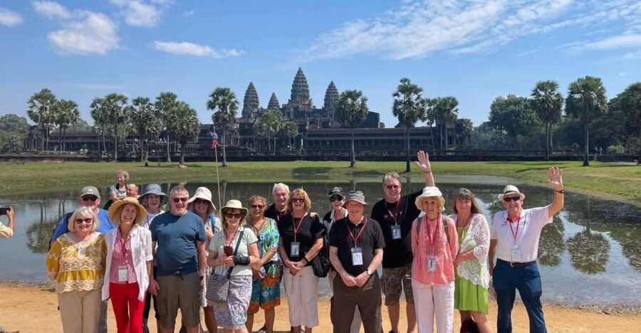 Local French Speaking Guide for Angkor Wat Day Tour