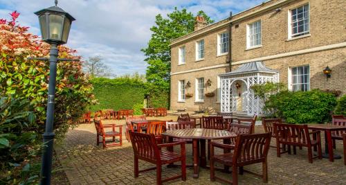 London Chigwell Prince Regent Hotel, BW Signature Collection - Hotel Overview and Location