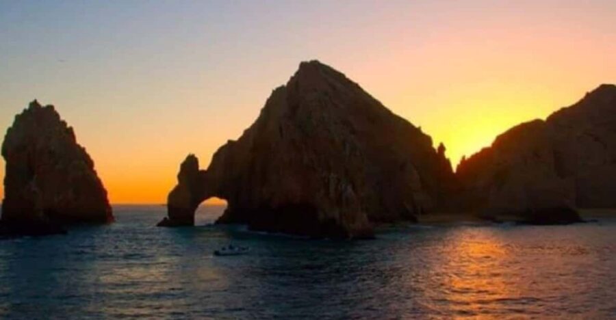 Los Cabos: Snorkeling Cruise and Sunset Beach Tour