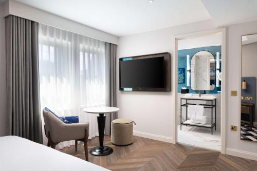Lost Property St Pauls London, Curio Collection By Hilton - Hotel Overview and Location