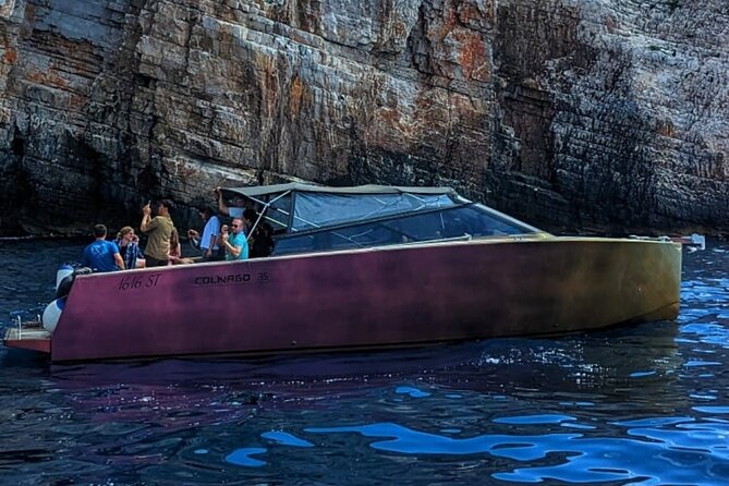 Luxury Powerboat Rent